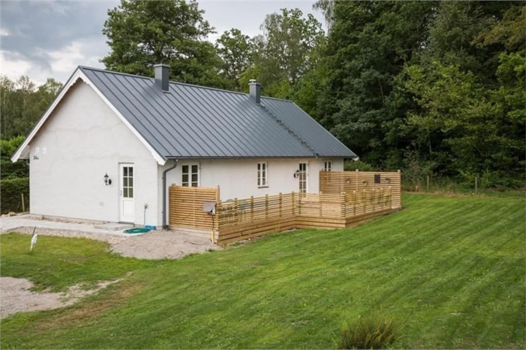 Beautiful And Cosy House Near The Lake Olofström Екстериор снимка